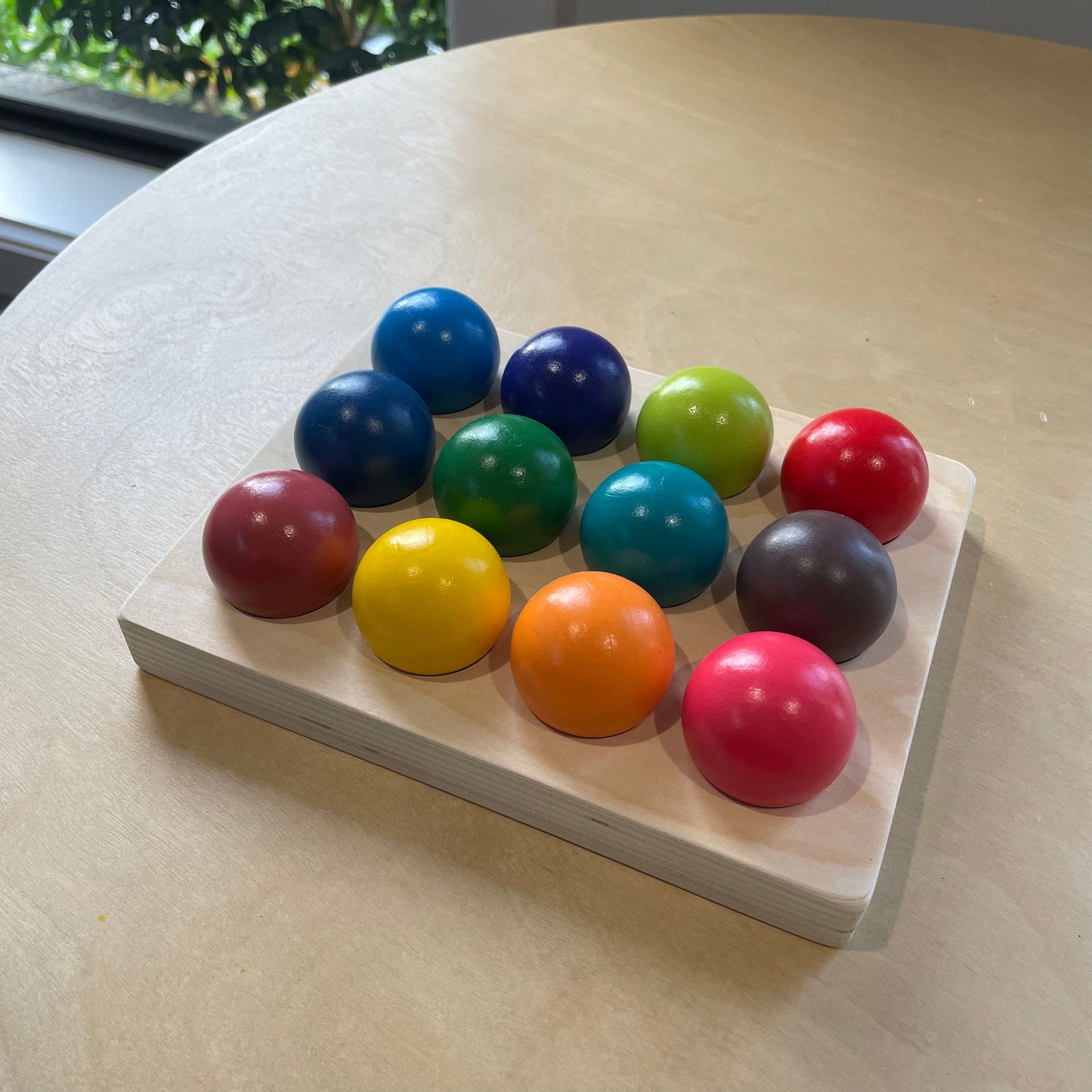 12 Rainbow Wooden Balls with Colour Sorting Tray