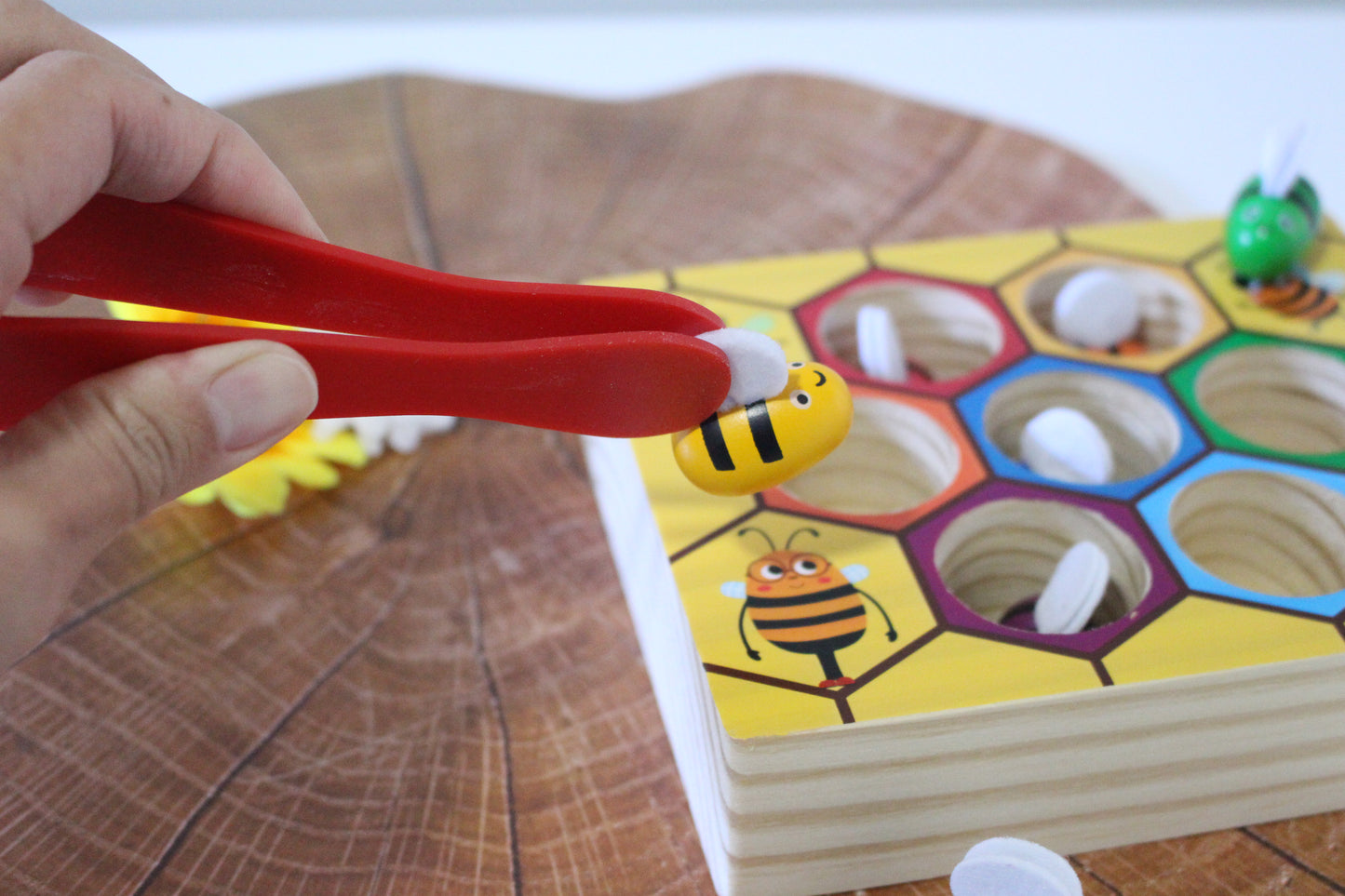 Bee Clipping Game