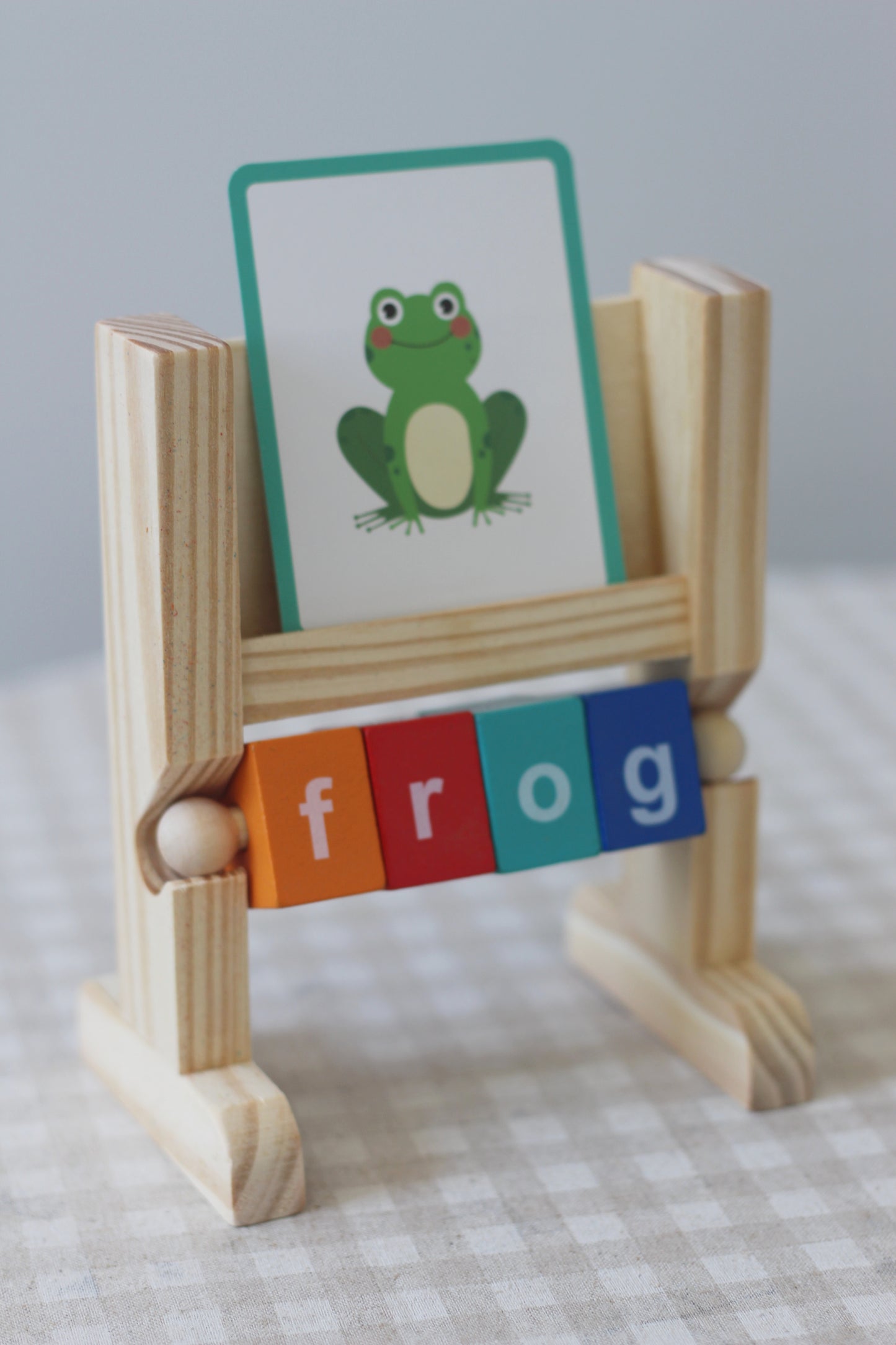 Spin-and-Read Word Builder Blocks with Flashcards