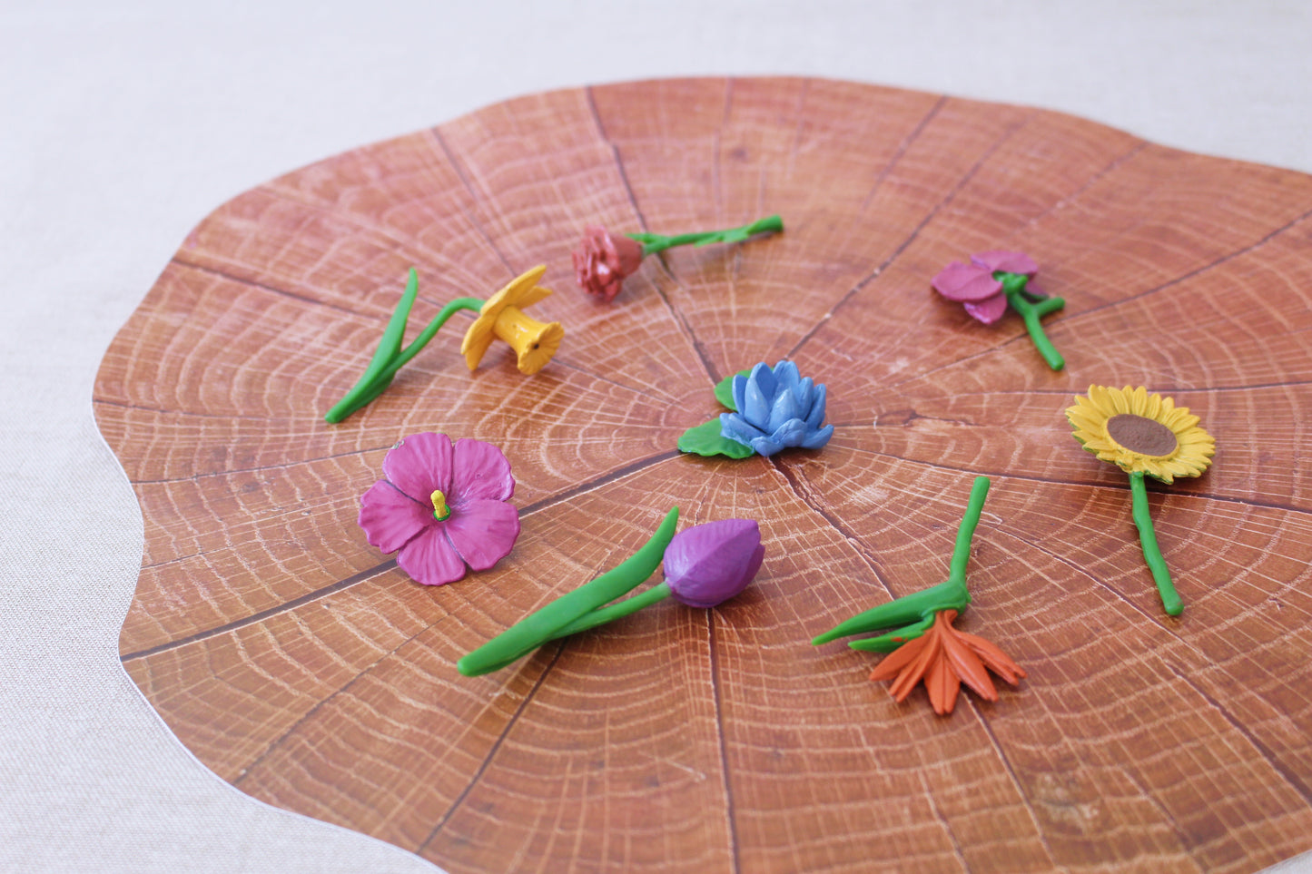 Beautiful Flowers Around the World - Set of Figurines